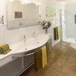 Business In By Interhome *